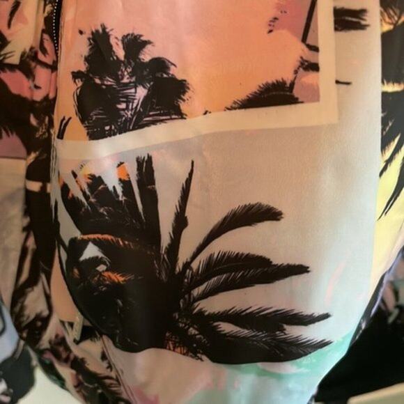 Calvin Klein Performance Palm Tree Sunset Print windbreaker multi colored L - Picture 8 of 8